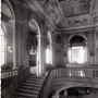 Théâtre : grand escalier & foyer (envoyée en 1956)